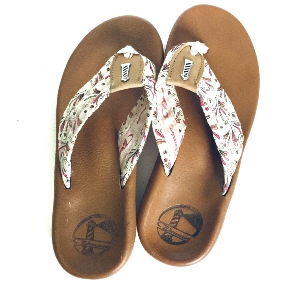 TIDEWATER | Lighthouse Floral Strap Thong Sandals